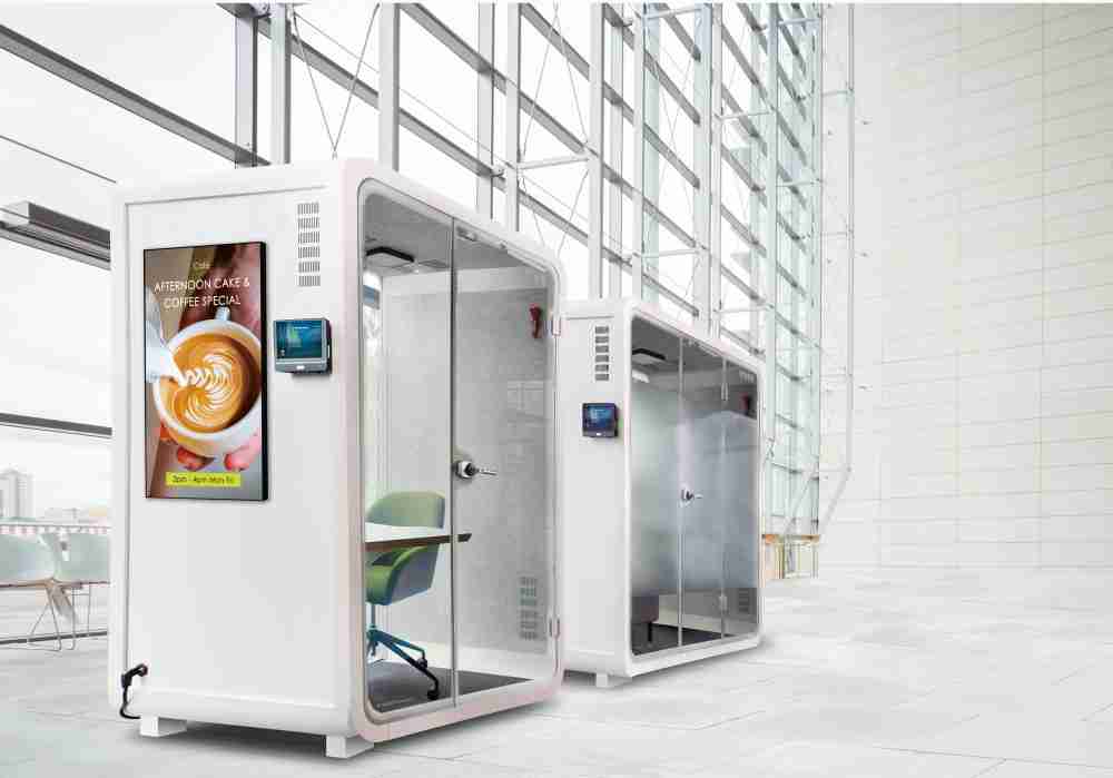 Wepay子公司达擎之智慧行动办公舱，，采用PDLC智能调光玻璃设计，，，，透过通电与断电的电流切换，，呈现透明与雾面效果，，，，具节能降耗特性并兼顾隐私，，，，确保信息安全